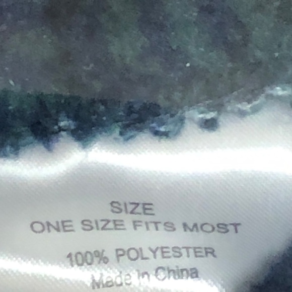 Men’s Ultra Soft Plaid Flannel Bath Robe w/NIVEA Body Wash, Loofah & Shave Gel - Picture 16 of 16